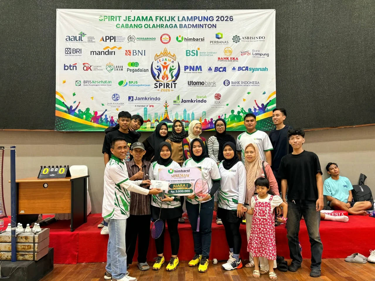 Karyawan Bank MAU Syariah Juara 1 Badminton di SPIRIT Jejama FKIJK Lampung 2026
